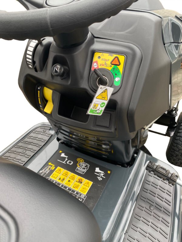 Black Edition 175/92 H Rasentraktor by MTD – Deluxe – Bild 7
