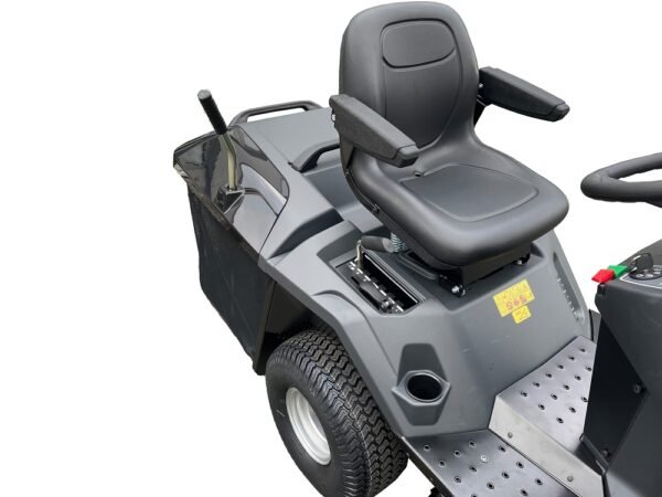 Black Edition BL 300/106 Twin HK Rasentraktor by Efco mit Schneeschild 120 Plus – Bild 5