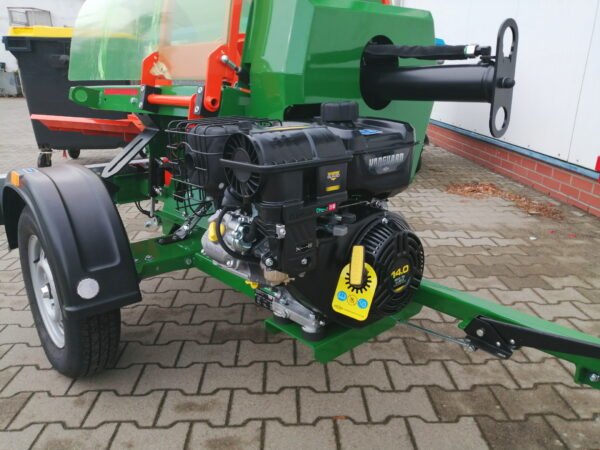 Posch Holzspalter Polly B9,7-R mit Strassenfahrwerk – Bild 4