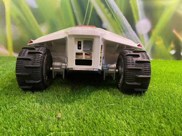 LUBA 2 AWD 5000 Mähroboter – Bild 7