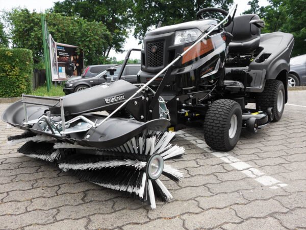Black Edition 285/106 TWIN KH TRAC Rasentraktor mit Tielbürger Kehrmaschine TK 520