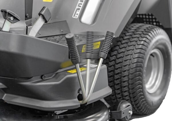 Black Edition BL 300/106 Twin HK Rasentraktor by Efco mit Schneeschild 120 Plus – Bild 14